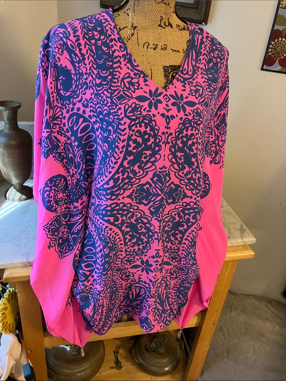 Lilly Pulitzer Linden Marie Hot Pink and Navy Paisley V-Neck Tunic Rare Print!!